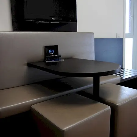 New Generation Chic Sempione Hostel Mediolan
